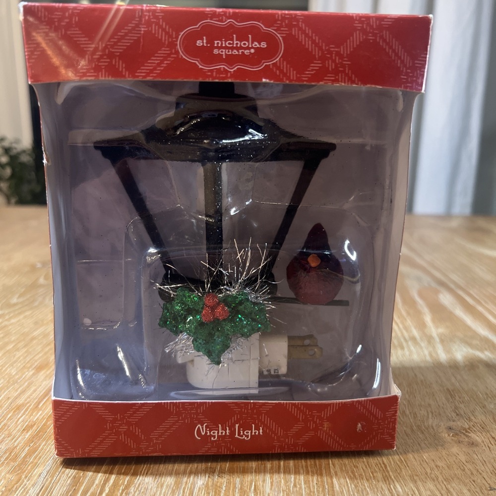 St. Nicholas Square Red Cardinal Night Light Holiday Christmas‎ Warm Flicker